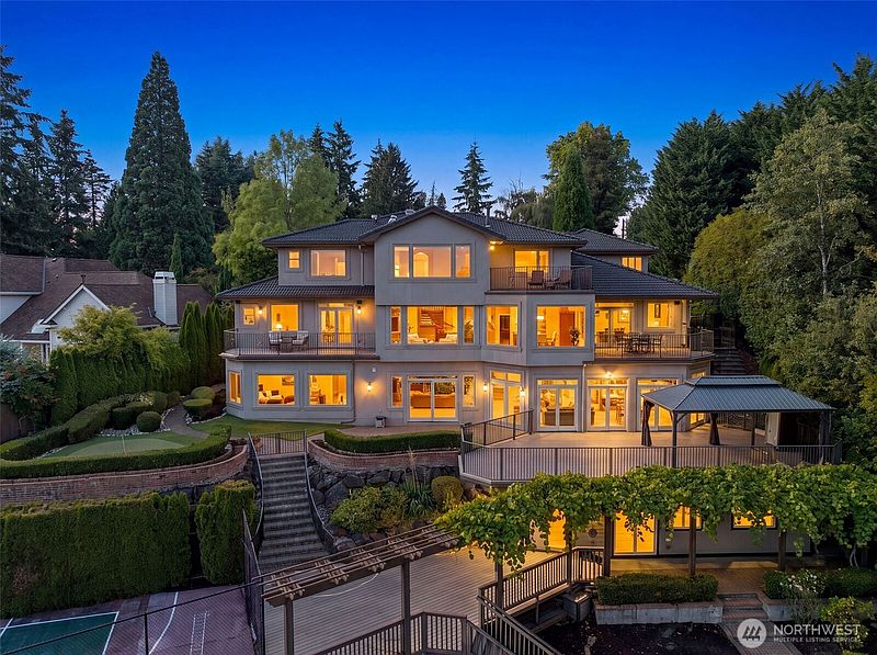 2nd image of 7909 78th Avenue SE