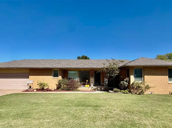 902 Robin Rd, Blackwell, OK 74631