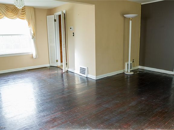 3rd image of 20212 Wickfield Ave