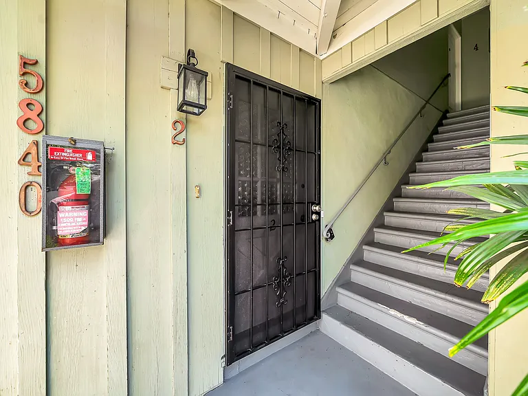 5840 Coldwater Canyon Ave #2 — Photo 10