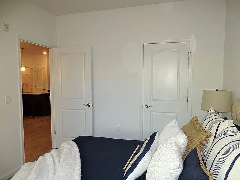 Park West Apartments — Photo 61