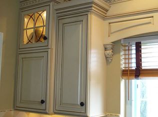 8 Harrogate Cir, Princeton, NJ 08540