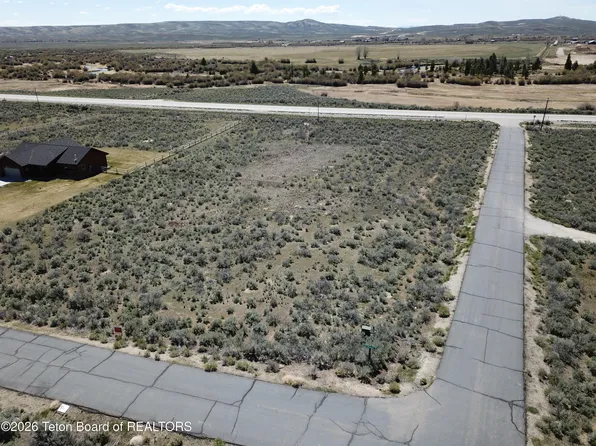 4 Goose Ln, Pinedale, WY 82941