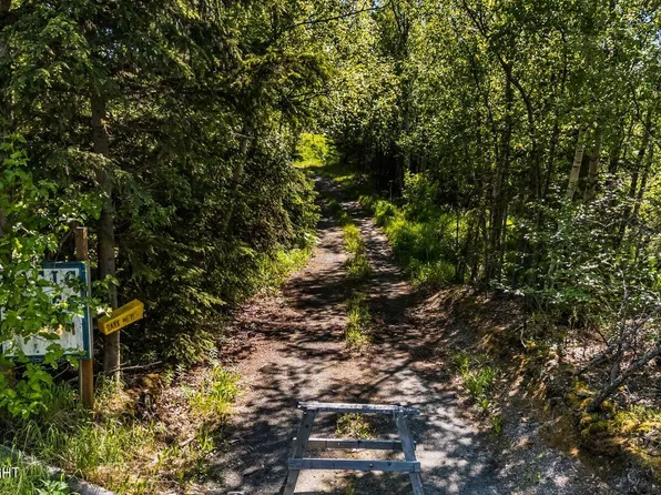 31 Unknown St, Anchorage, AK 99516