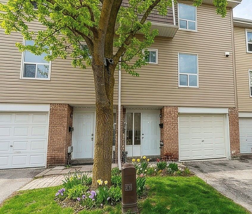 1st image of 40 Ellis Dr