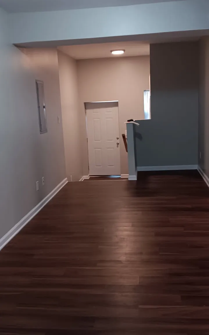 1 bed, 900 sqft, $1,225 — Photo 4