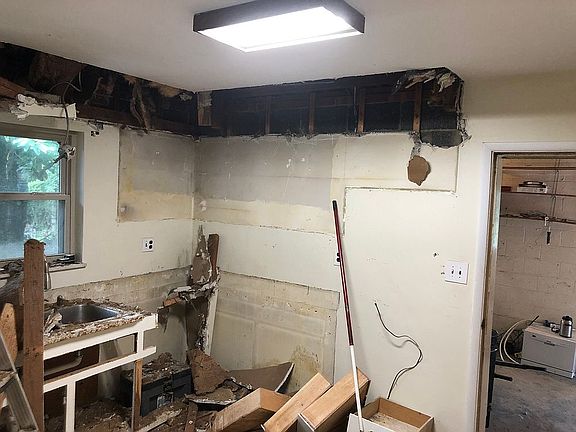 5th image of 4214 Larchview Dr