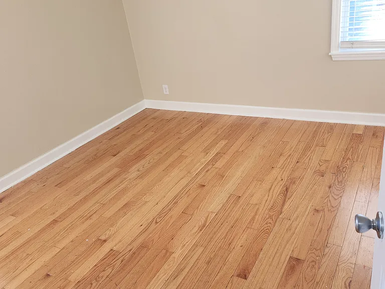 Hardwood in all bedrooms a d living roo