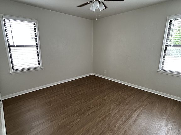 5th image of 4000 SE 24th St