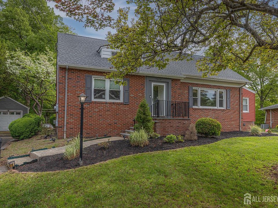 1st image of 14 Meadowbrook Ln