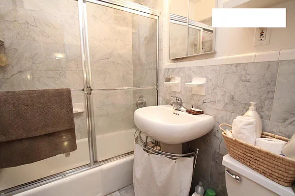 Rented by Bond New York | media 21