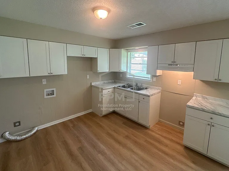 2224 Willow Wood Ave — Photo 3