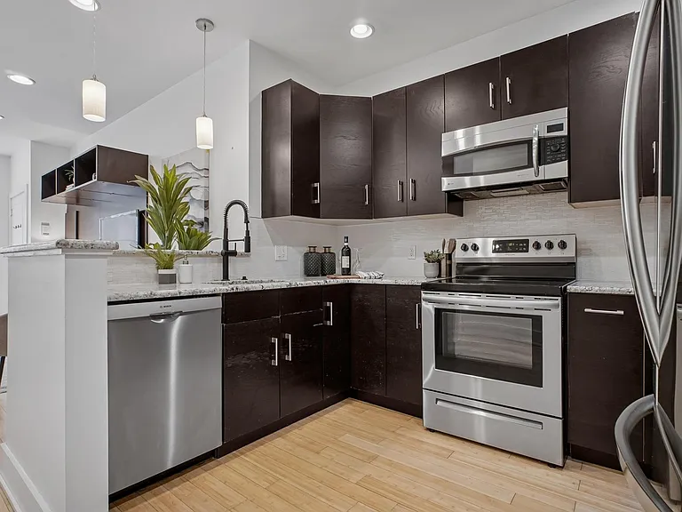 1215 11th St NW #1 — Photo 12