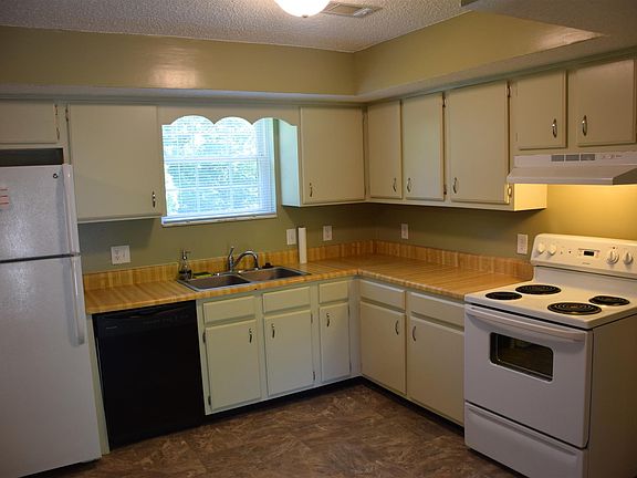 5th image of 323 Sunrise Cir