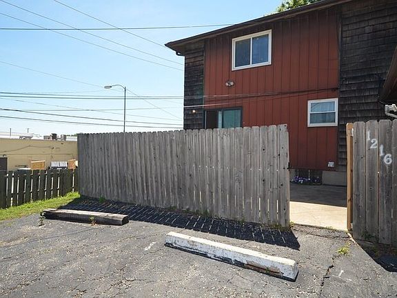 2nd image of 1216 N 77th Ter