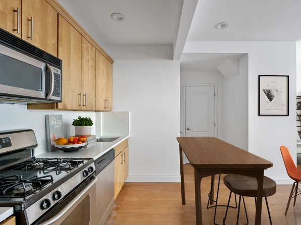 11 Irving Place image 5 of 8