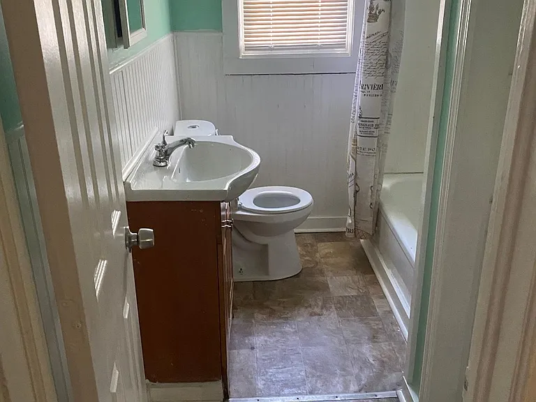 3902 Hawthorne Ave SW — Photo 16