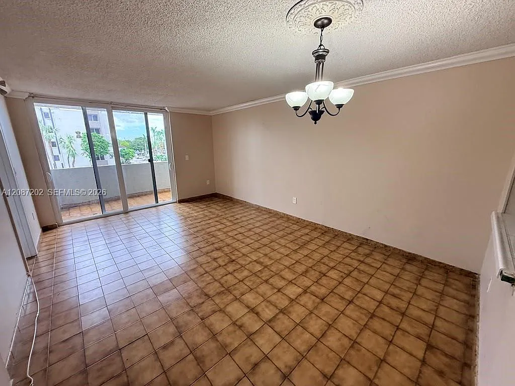 Samari Lake East Condo — Photo 3