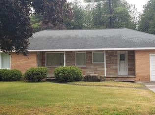 1082 Elizabeth St, Alpena, MI 49707