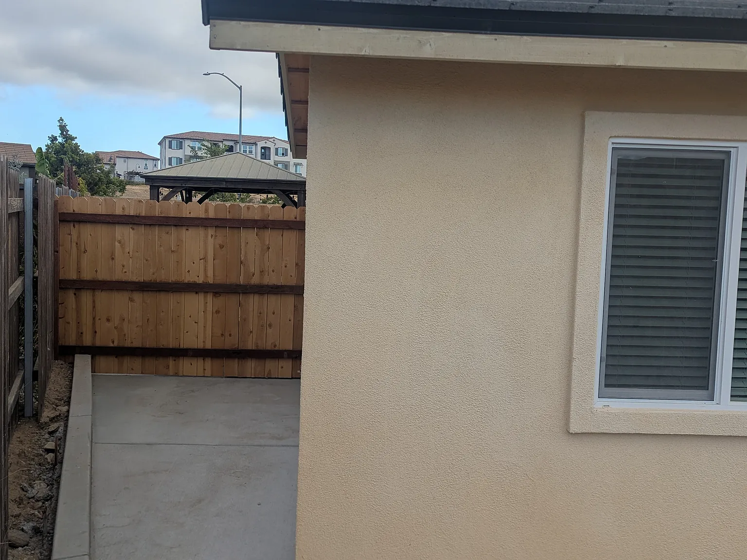 2 bed, 700 sqft, $2,600 — Photo 4