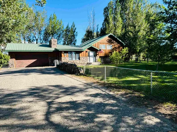 19 Foxtail Ln, Riverton, WY 82501