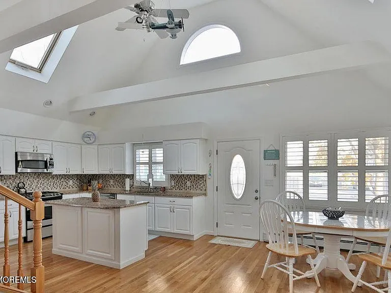 305 Baltimore Ave — Photo 3
