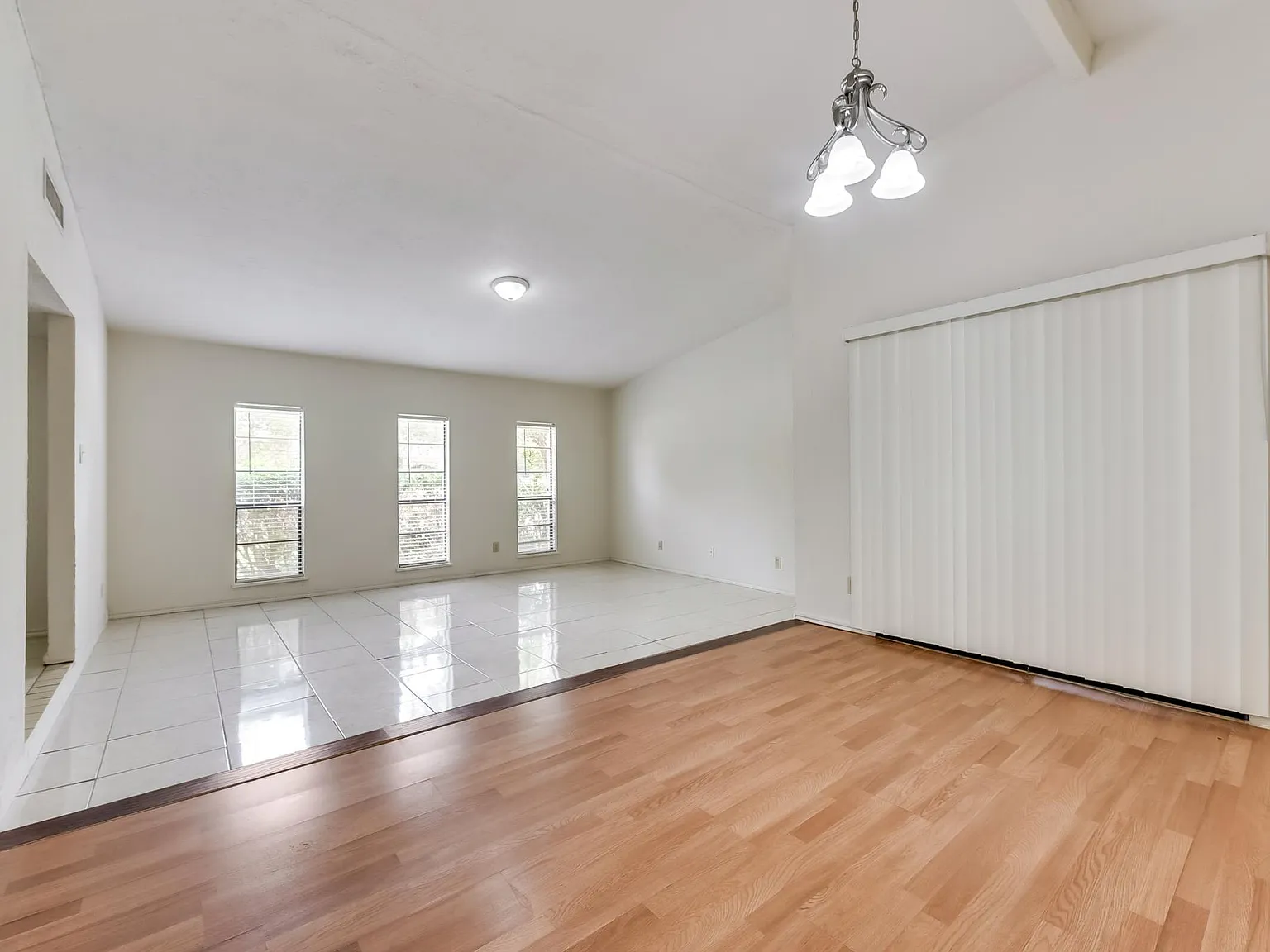 4 bed, 2151 sqft, $2,350 — Photo 3