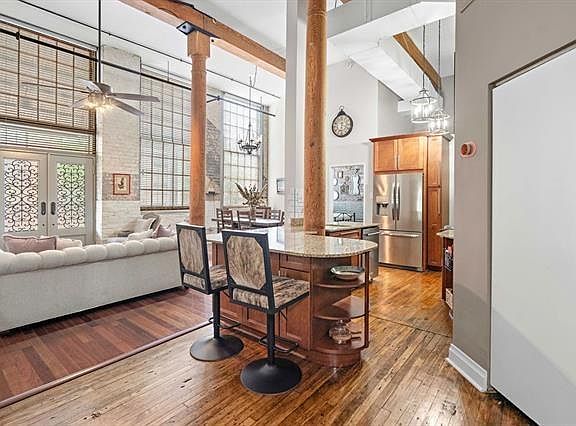 5th image of 920 Poeyfarre St APT 176