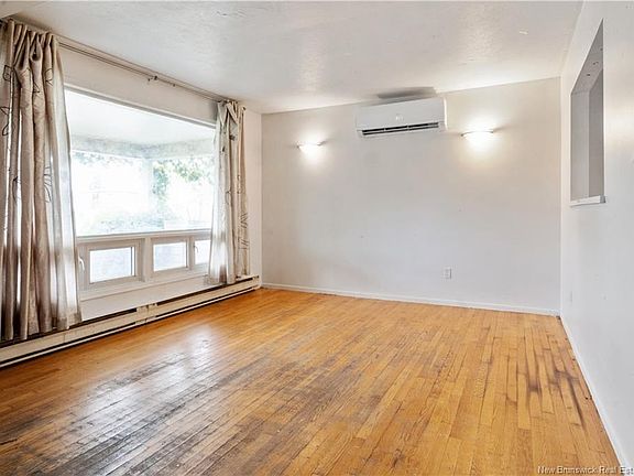 4th image of 35 Churchill St