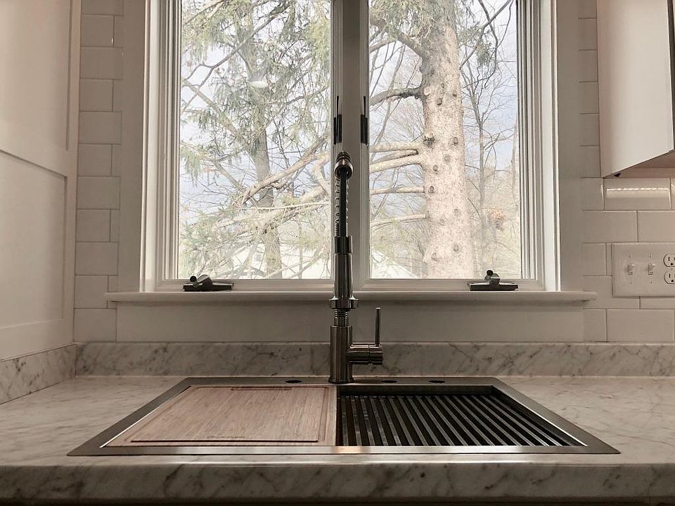 Chef's sink.