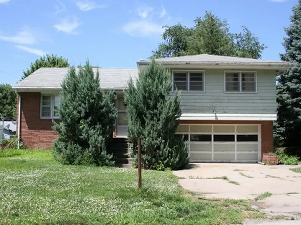 844 S Scenic Dr, Oakland, IA 51560