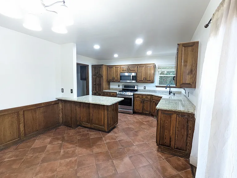 2630 W Washington Pl — Photo 6