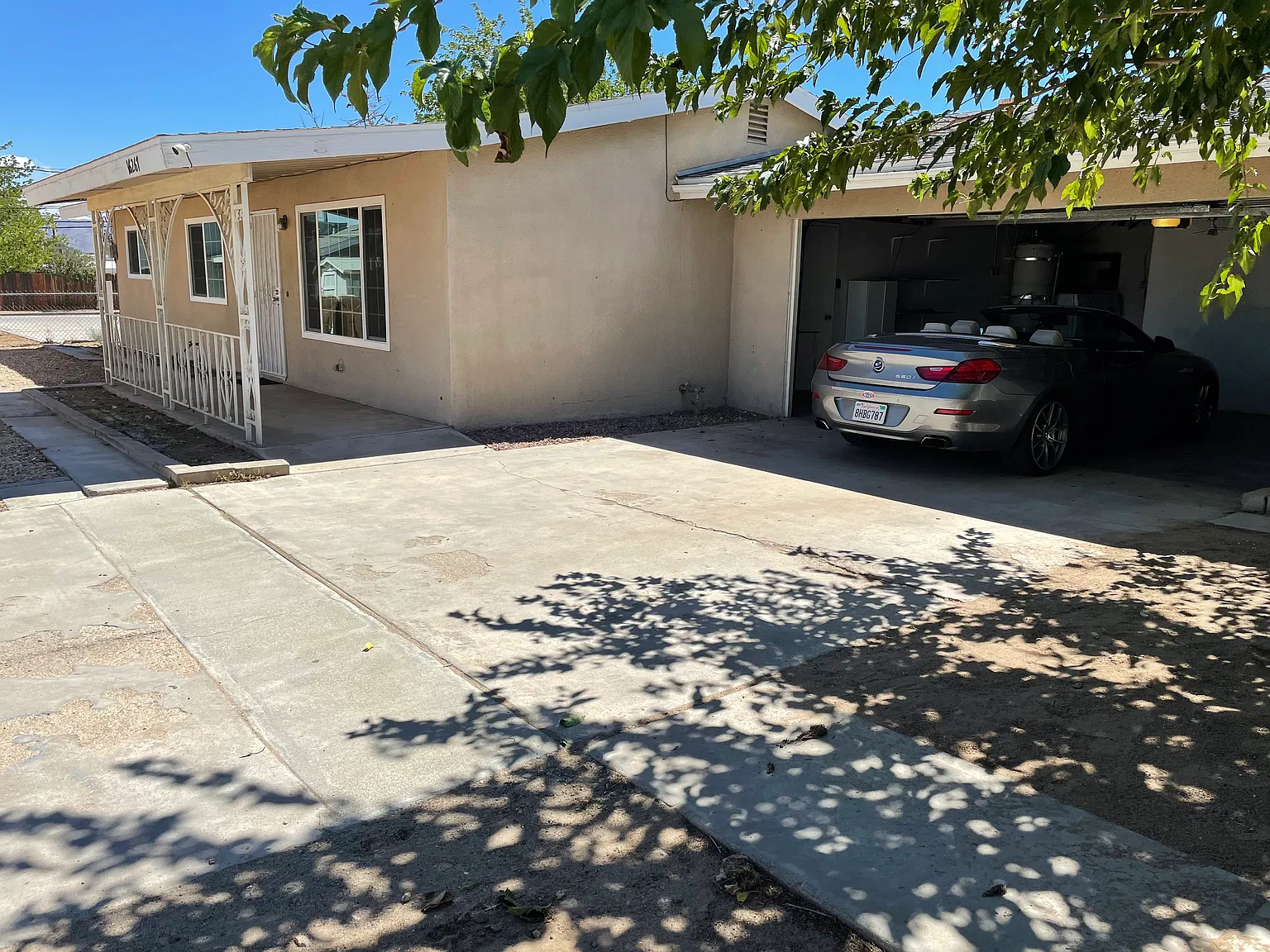 3 bed, 2100 sqft, $2,200 — Photo 3