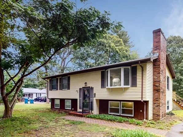 301 Reservoir St, Norton, MA 02766