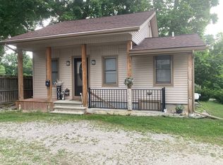 2 Garden Ct, Clarkston, MI 48346