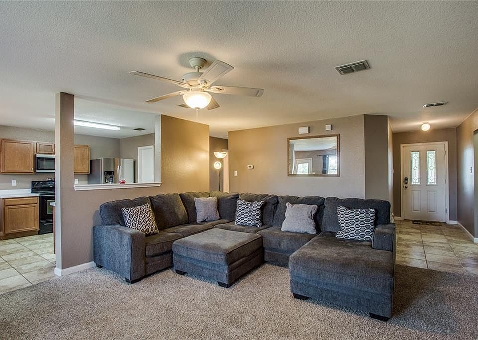 1st image of 3016 Lake Terrace Dr