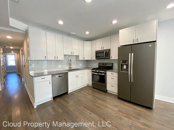 2nd image of 2831 N Avers Ave #2