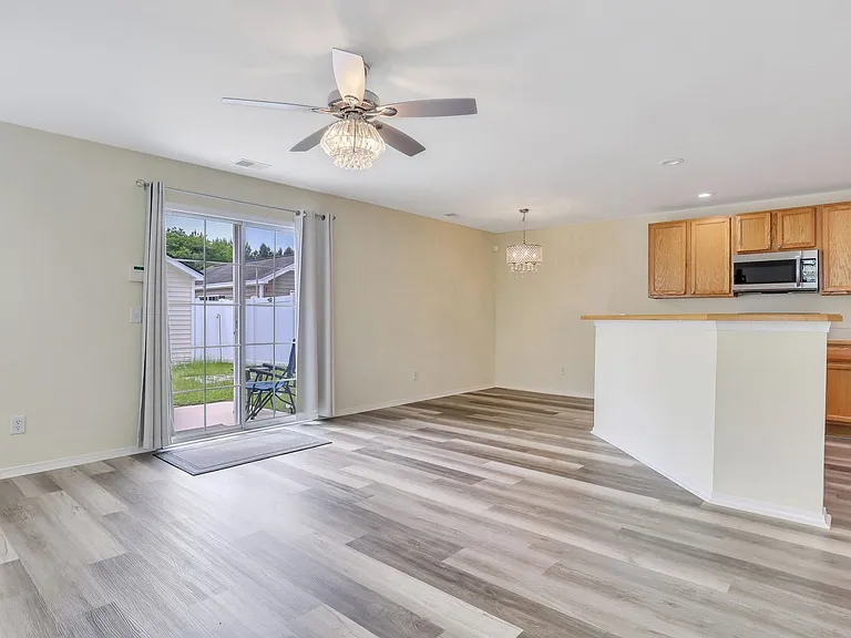 51 Fairgreen St — Photo 5