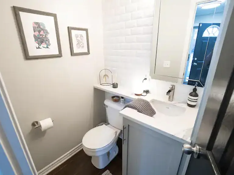 1041 Woodward Hts — Photo 15