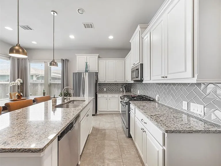 17023 Canosa Dr — Photo 10