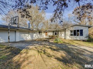 6201 New City Rd, Rochester, IL 62563