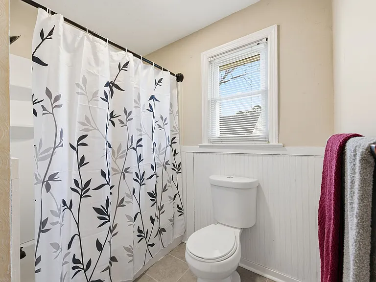 2725 Greendale Ave — Photo 18