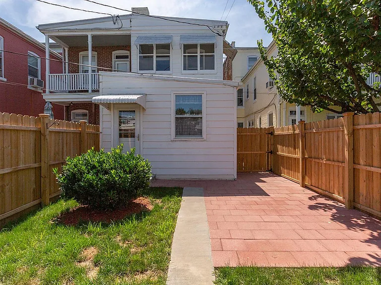 119 E Clay St #2 — Photo 23
