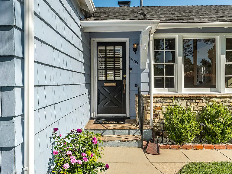1505 W Clark Ave — Photo 4