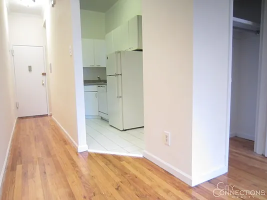 Rented by City Connections Realty | media 9