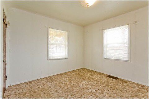 5th image of 493 N Yates St