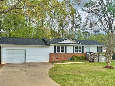 704 Jameson Rd, Easley, SC, 29640