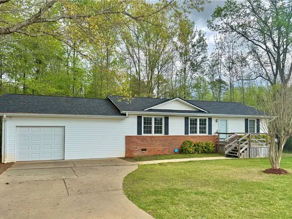 704 Jameson Rd, Easley, SC 29640