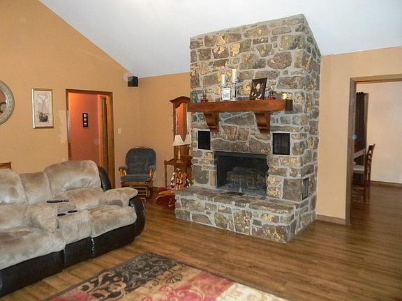 3rd image of 510 Mallard Ln