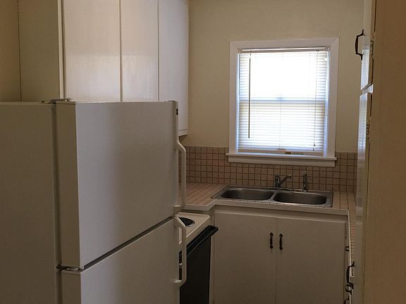 3rd image of 705 N 13th St APT 4